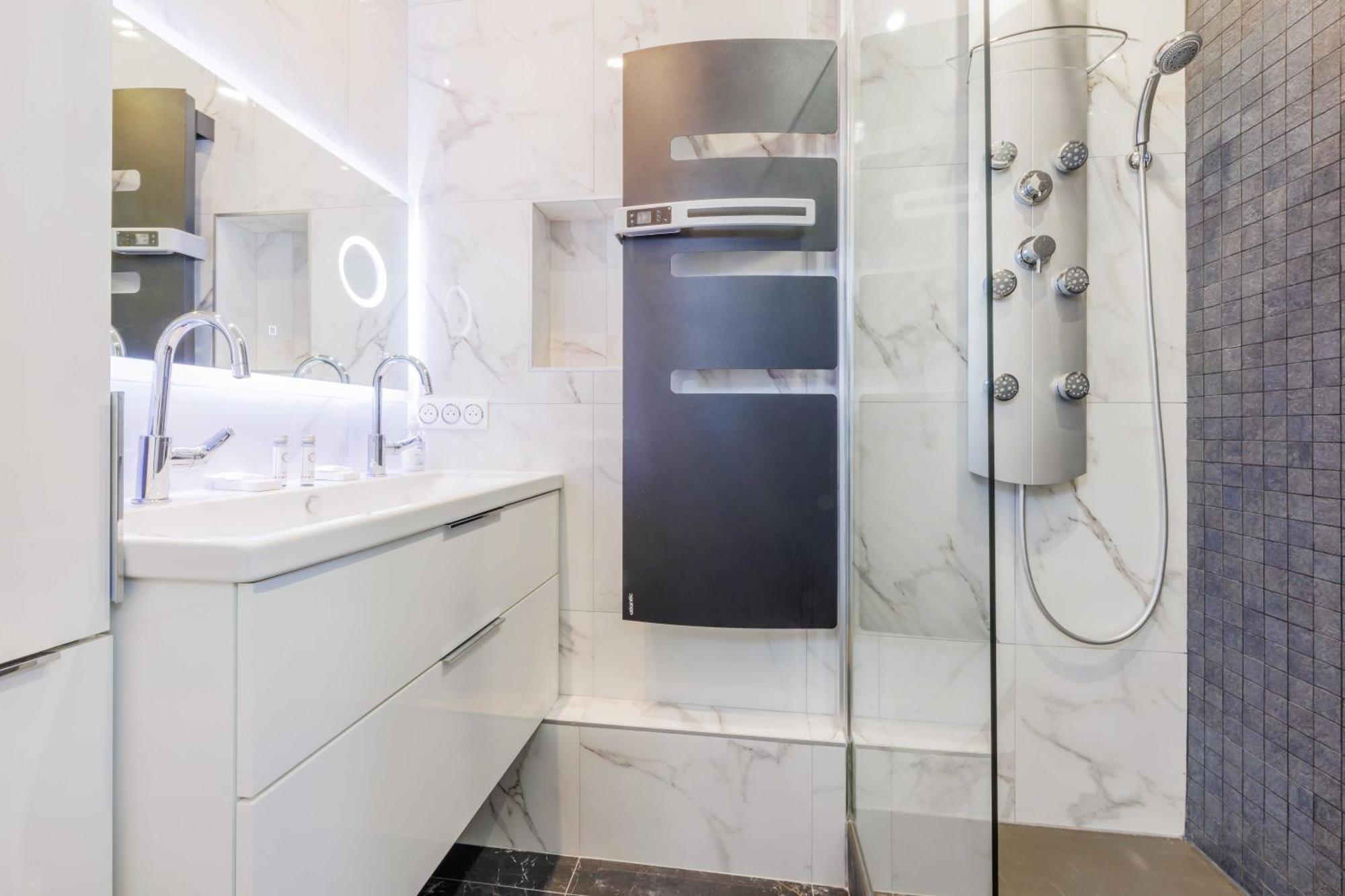 Charmant Appartement 2Br-6P - Gare De L'Est Parijs Buitenkant foto
